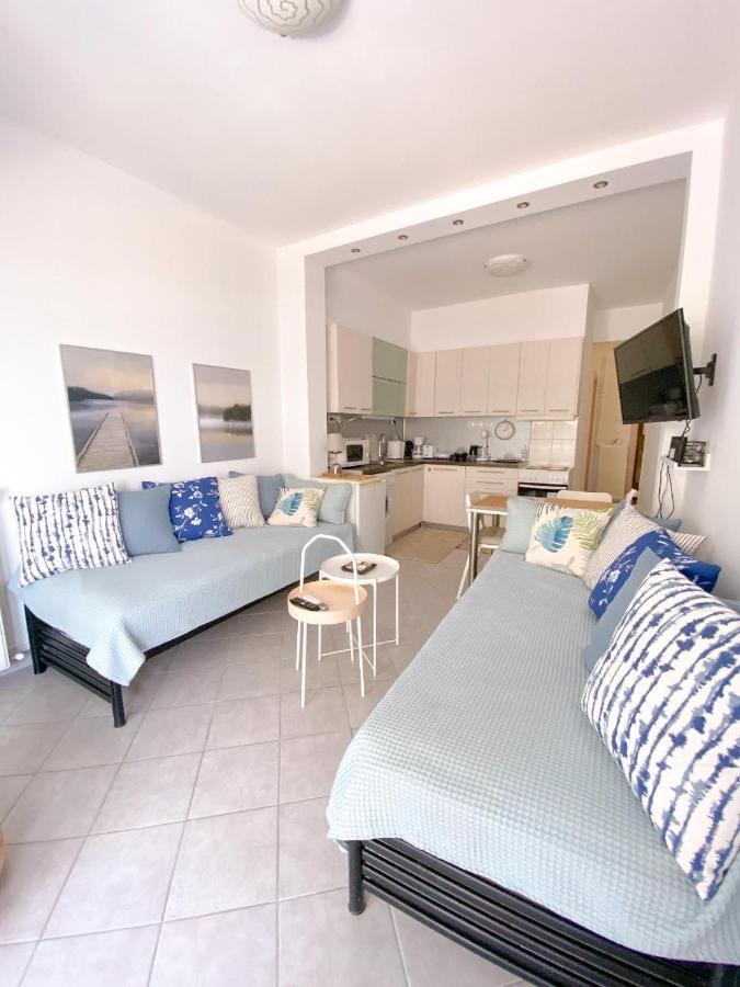 Appartement A Wonderful In Front Of The Sea! Peraía