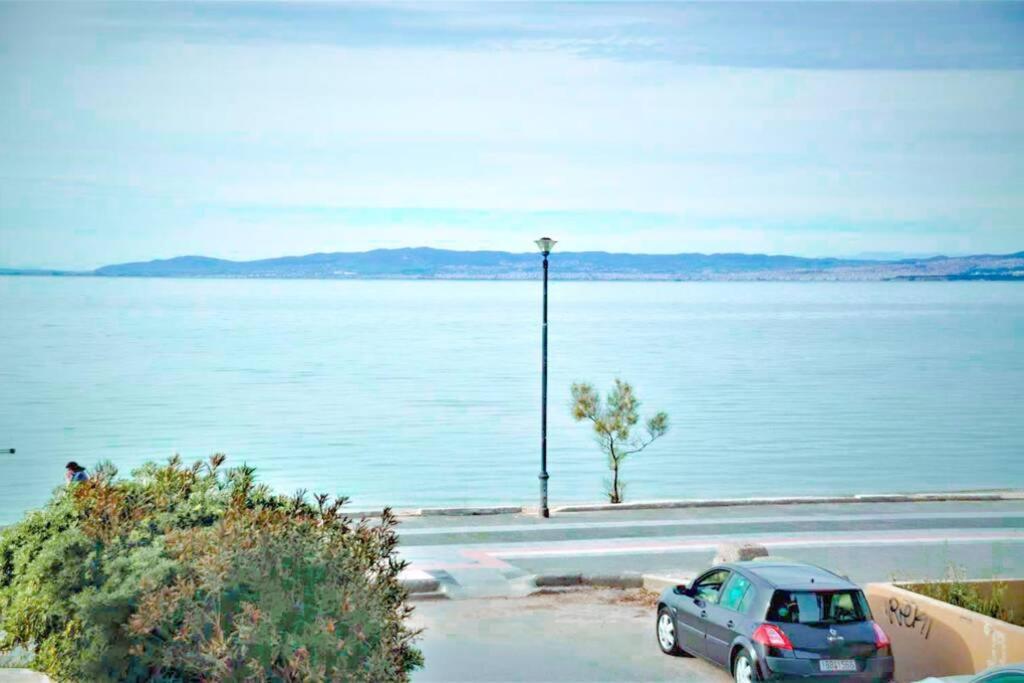 A Wonderful In Front Of The Sea! Apartment Peraía